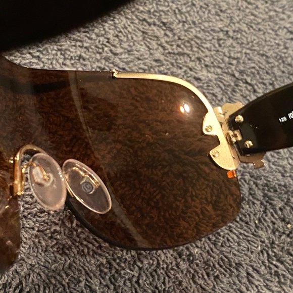 Gently used woman’s Roberto Cavalli sunglasses. - Picture 5 of 12